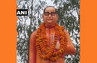 உ.பி.யில் காவி நிறத்திற்கு மாறிய அம்பேத்கர் சிலையால் மீண்டும் சர்ச்சை