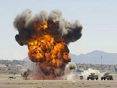 வெடிகுண்டை விட சக்தி வாய்ந்தது வாக்காளர்களின் கையில் இருக்கிறது: மோடி எதைச் சொல்கிறார்?