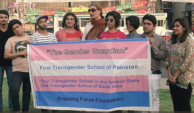 பாகிஸ்தானில் திருநங்கைகளுக்கான முதல் தொழில்பயிற்சிப் பள்ளி துவக்கம்! 