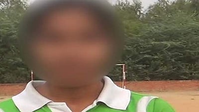 பெண்கள் ஜீன்ஸ், மொபைல் பயன்படுத்த ஹரியாணா கிராமம் தடை!