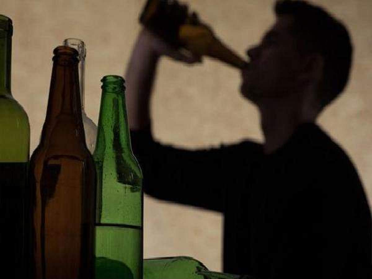 தடையை மீறி மது அருந்திய பாரதிய ஜனதா கட்சி எம்.பியின் மகன் கைது