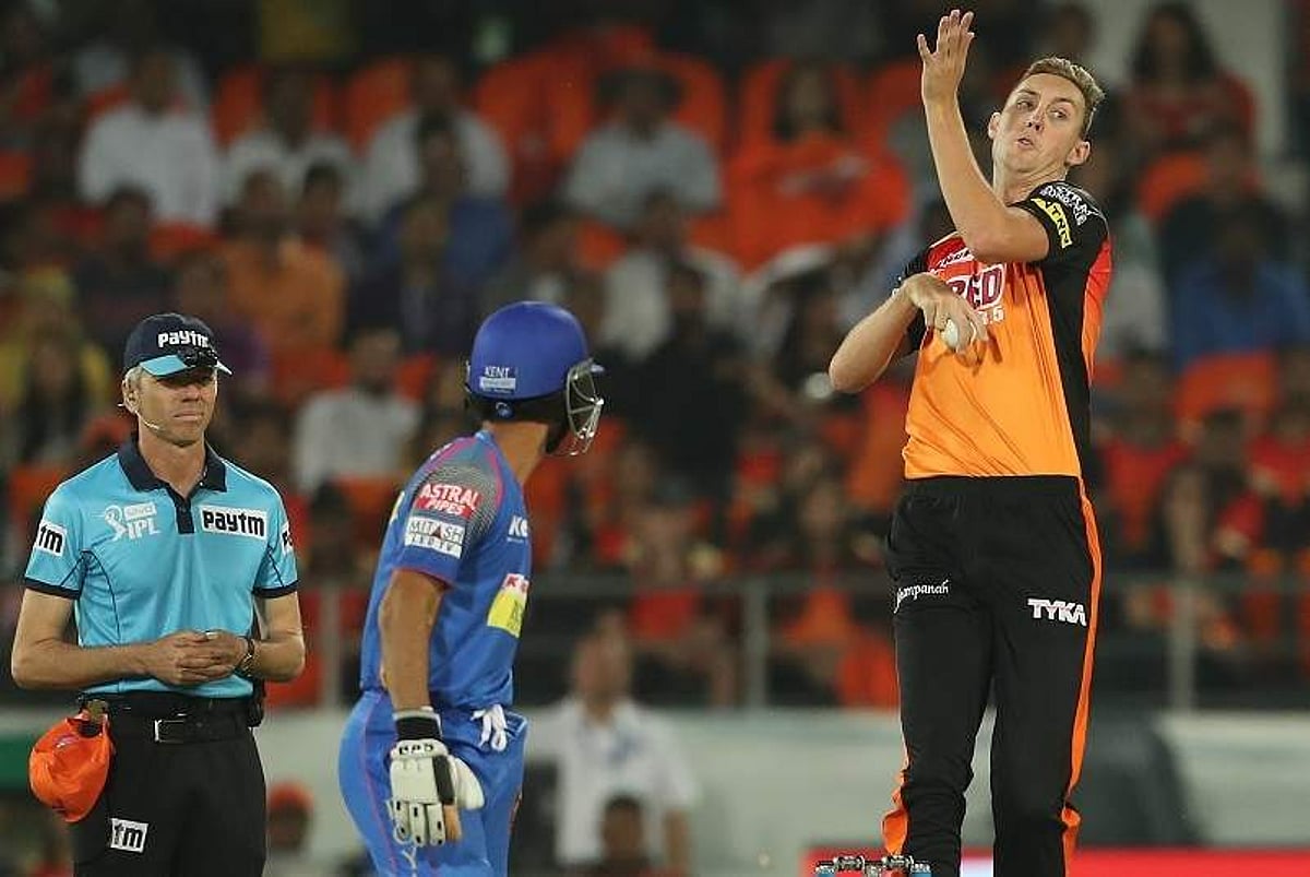 ஐபிஎல் போட்டியிலிருந்து ஆஸி. வீரர் விலகல்: முக்கியமான வீரரை இழந்தது ஹைதரபாத் அணி!