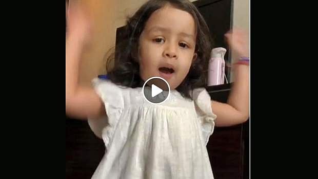 சென்னை சூப்பர் கிங்ஸ் அணிக்கு சீர் லீடரான ஸீவா-வின் சுட்டித்தனங்கள்