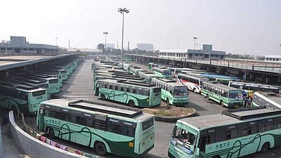 ஊதிய உயர்வு உள்ளிட்ட கோரிக்கைகளை வலியுறுத்தி நவம்பர் 1  முதல் அரசு பஸ் ஊழியர்கள் ஸ்ட்ரைக் 