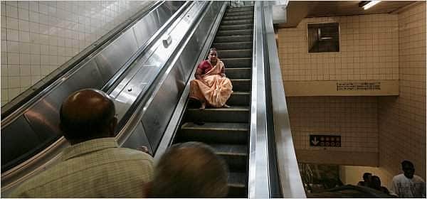 உங்களுக்கு எஸ்கலேட்டர்ல ஏறப் பயமா? அப்போ இது உங்களுக்காகத்தான்!