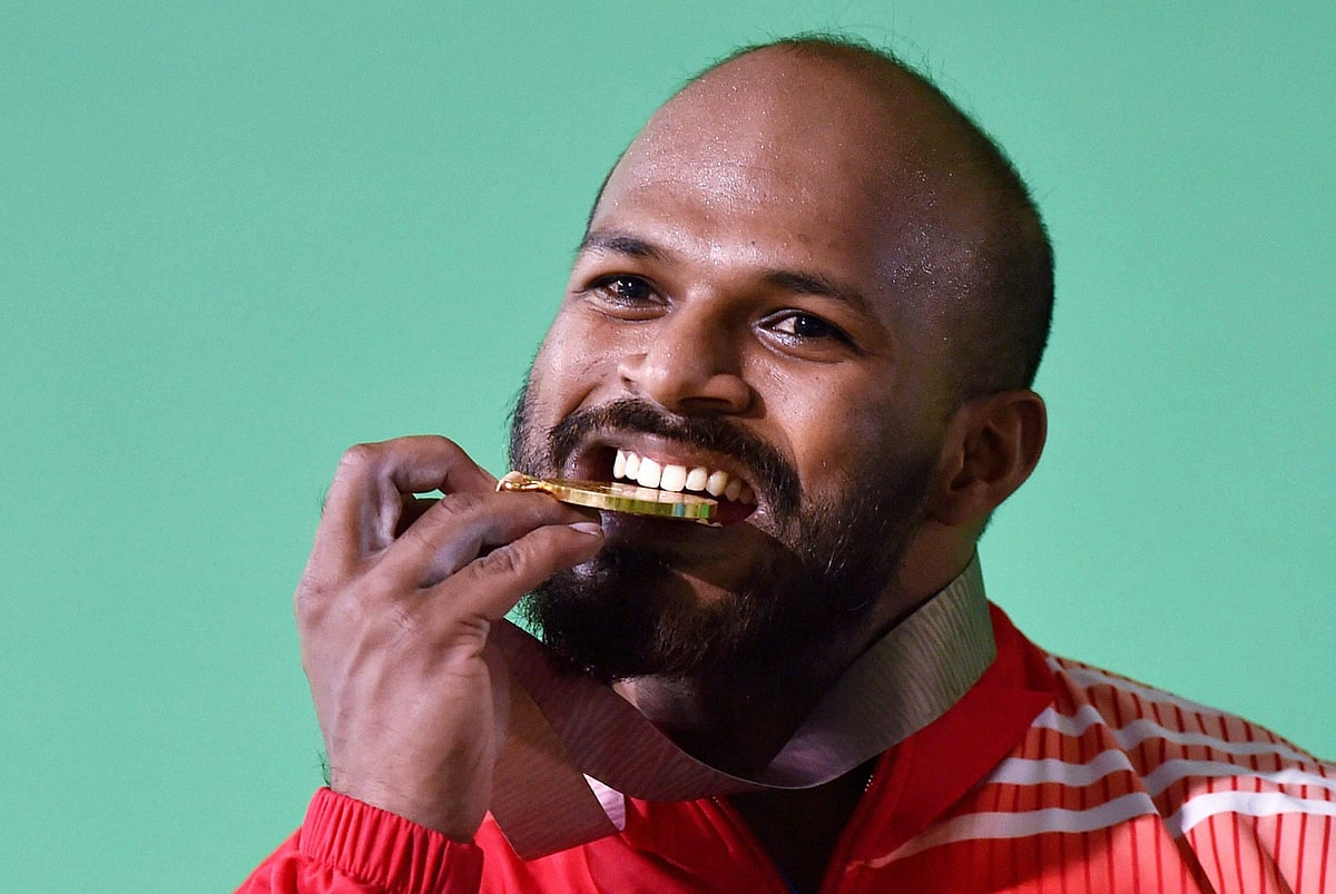 தங்கம் வென்ற பளு தூக்குதல் வீரர் சதீஷ் சிவலிங்கத்துக்கு முதல்வர் ரூ. 50 லட்சம் பரிசு!