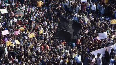 பிரதமர் மோடிக்கு எதிராக வீடுகளில் கருப்புகொடி, கருப்புச்சட்டை: பொதுமக்களுக்கு அனைத்துக்கட்சி தலைவர்கள் வேண்டுகோள்! 