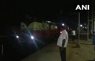 என்ஜின் இல்லாத ரயில்: பரபரப்பான பத்து கிலோ மீட்டர் பயணம்! 