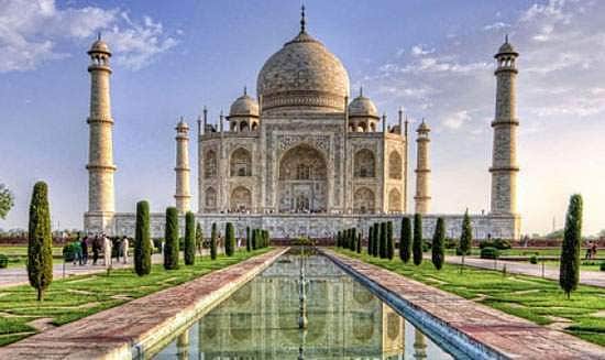 தாஜ் மஹாலில் பாசி எப்படி படிகிறது? நீதிபதியின் கேள்விக்கு நச்சென்று பதிலளித்த தொல்லியல்துறை