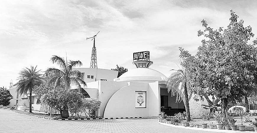 வேலை... வேலை... வேலை...