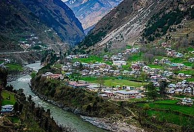 பாகிஸ்தான் ஆக்கிரமிப்பு காஷ்மீரில் பாலம் இடிந்து 5 மாணவர்கள் பலி: 20 பேர் மாயம்