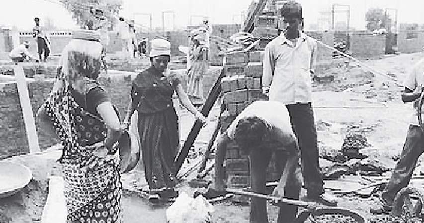 கட்டடப் பணிகளில் தரமற்ற எம்.சாண்ட்:  ஆன்-லைன் முறை விற்பனைக்கு வலியுறுத்தல் 