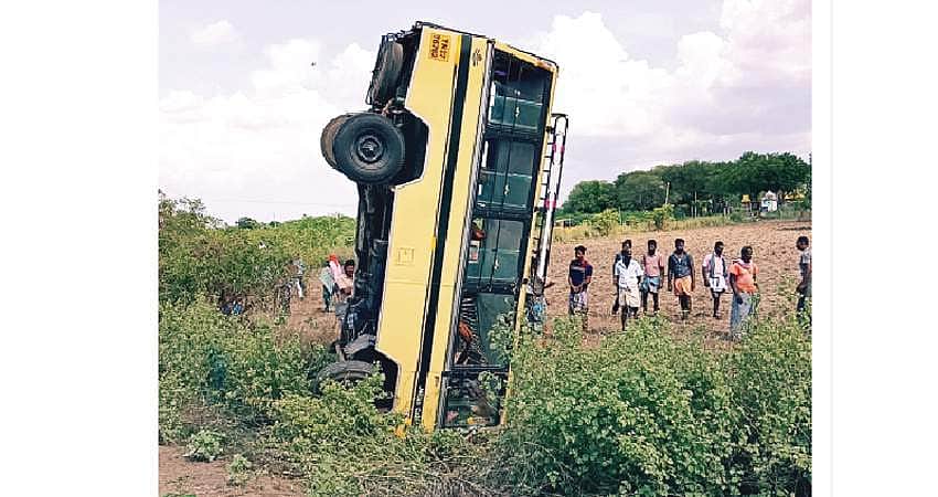 இரு விபத்துகளில் 11 பேர் சாவு! விபத்துக்கான காரணங்களில் ஒன்று ஓட்டுநரின் தூக்கமின்மை!