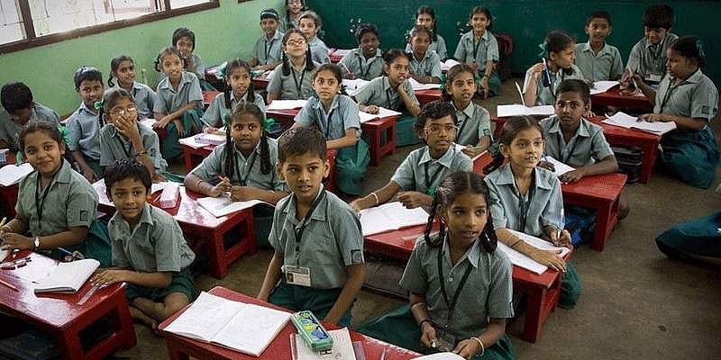  மத்தியப்பிரதேசத்தில் பள்ளி மாணவர்கள் வருகைப்பதிவேட்டின் பொழுது 'ஜெய் ஹிந்த்' சொல்ல வேண்டும்: அரசு அதிரடி உத்தரவு