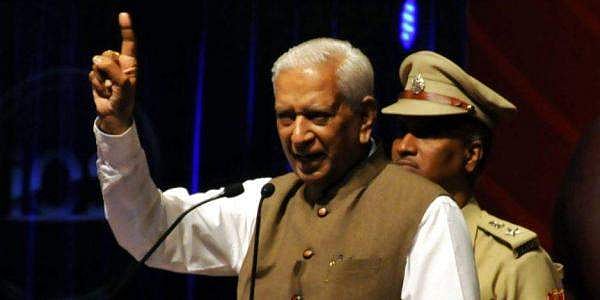 எடியூரப்பா அரசுக்கு 15 நாட்கள் அவகாசம் அளித்தது சரியா? என்ன சொல்கிறது வரலாறு??