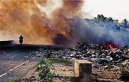 தம்மம்பட்டி பேருந்து நிலையம் அருகே குப்பைகளை எரிப்பதால் மக்கள் அவதி