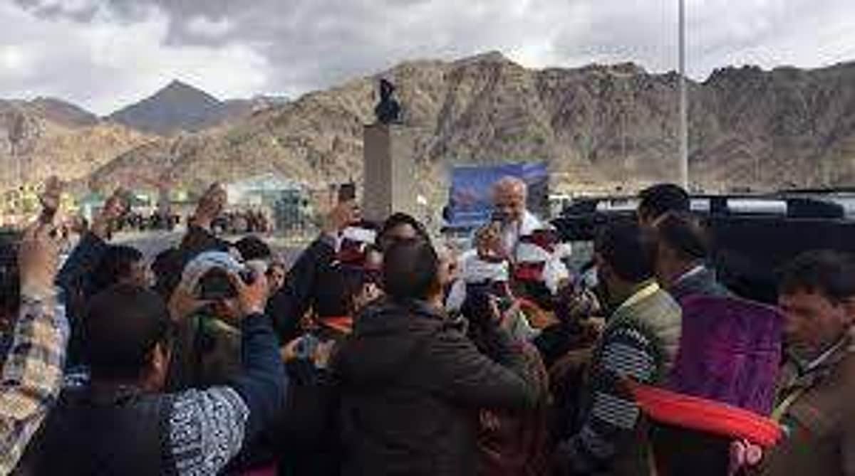 பிரதமர் மோடி ஜம்மு காஷ்மீர் வருகை: இணைய சேவை ரத்து; பள்ளி கல்லூரிகள் மூடல்