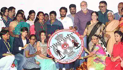 பெண்கள் ஏதோ ஒரு உறவு முறையில் மாட்டிக்கொண்டு ஒதுக்கப்படுகிறார்கள்: இயக்குநர் பா. இரஞ்சித் பேச்சு!