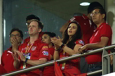 அப்படி என்ன தான் சொன்னார் பிரீத்தி ஜிந்தா? சமூகவலைதளங்களில் வைரலாகும் விடியோ  