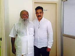 நெருப்பு பறக்க எழுதிய மெர்க்குரிப் பூ அவர்: பாலகுமாரனுக்கு நடிகர் கமல் புகழாரம் 