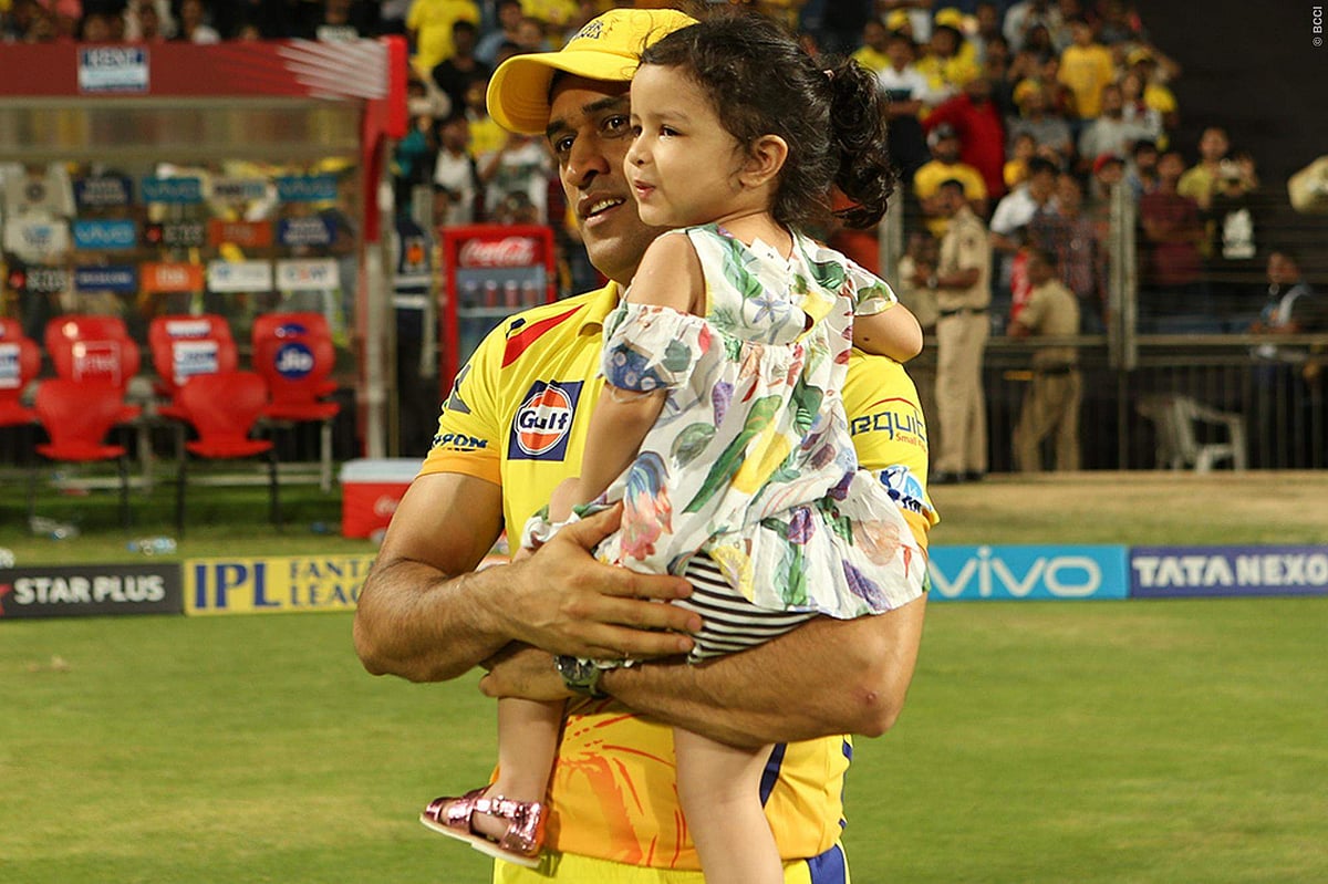 4 ஆயிரம் ரன்களுடன் முதல் 'கீழ்வரிசை' வீரர்: 'தல' தோனி மகத்தான சாதனை!