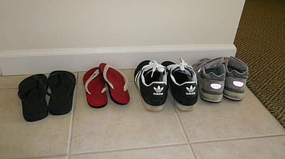 செருப்பை கழற்றி விட்டு வீட்டுக்குள் நுழைந்தால் உடல் எடை குறையும், புதிய ஆய்வு முடிவு வெளியீடு!