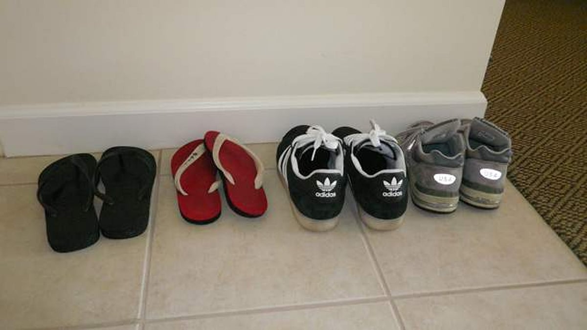 செருப்பை கழற்றி விட்டு வீட்டுக்குள் நுழைந்தால் உடல் எடை குறையும், புதிய ஆய்வு முடிவு வெளியீடு!