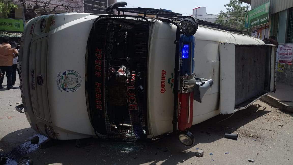 மதுரை, விருதுநகர் மாவட்டங்களில் இருந்து தூத்துக்குடி விரையும் காவல்துறை