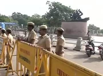 தீபாவளி: சென்னையில் 18,000 போலீஸ் பாதுகாப்பு