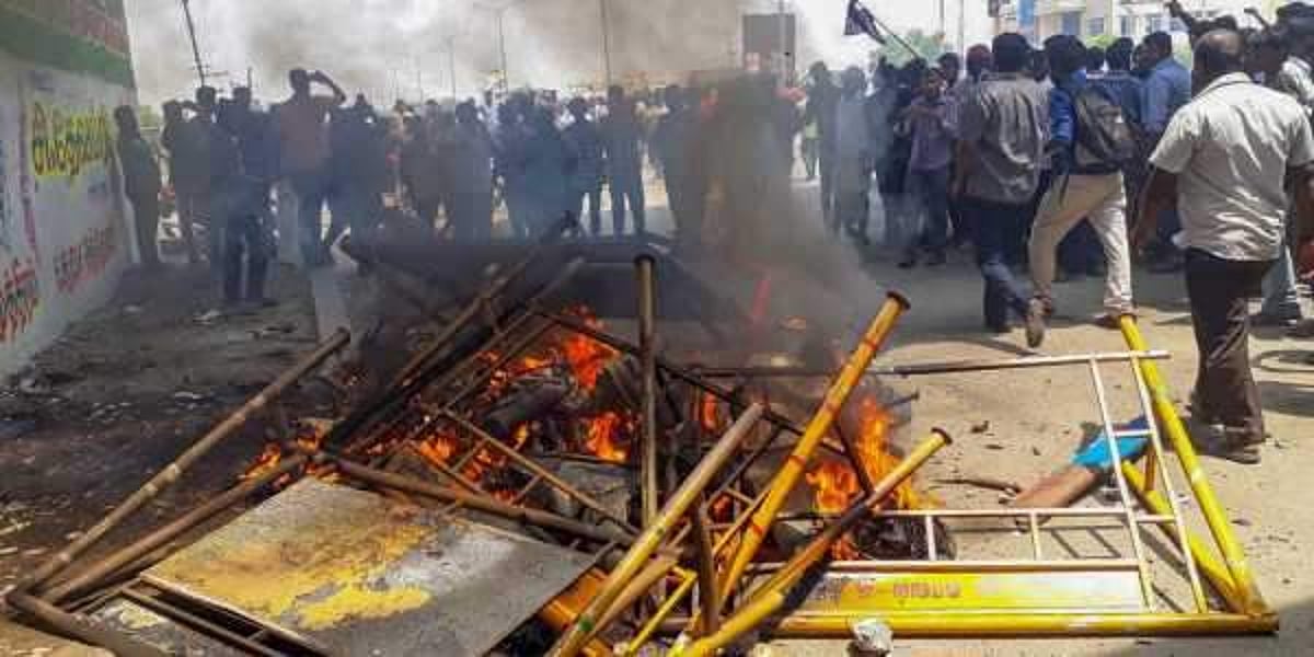 முன்னெச்சரிக்கை கொடுக்கவில்லை: துப்பாக்கிச் சூட்டை நேரில் பார்த்தவர் வாக்குமூலம்