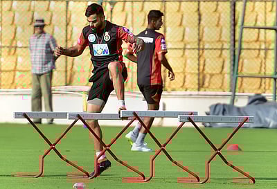 சவ்வு விலகல் பிரச்னை காரணமாக கவுண்டி கிரிக்கெட்டில் கோலி விளையாடுவது சந்தேகம்!