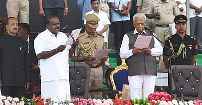 கர்நாடக முதல்வராக குமாரசாமி பதவியேற்பு