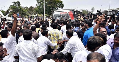 நீதிகேட்டு மண்ணில் சிந்திய ரத்தம் ஒரு போதும் உலராது! எழுத்தாளர் எஸ்.ராமகிருஷ்ணன்!