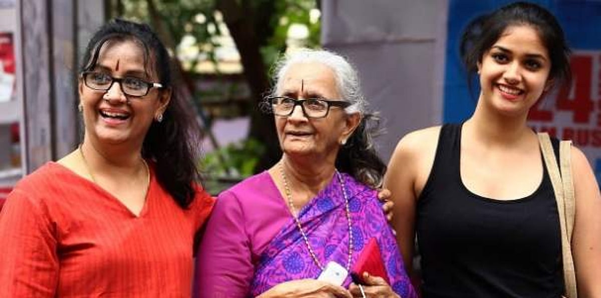 பாலாவின் ‘அர்ஜூன் ரெட்டி’ யில் நடிக்க மறுத்த கீர்த்தி சுரேஷின் நெருங்கிய உறவினர் யார்?!