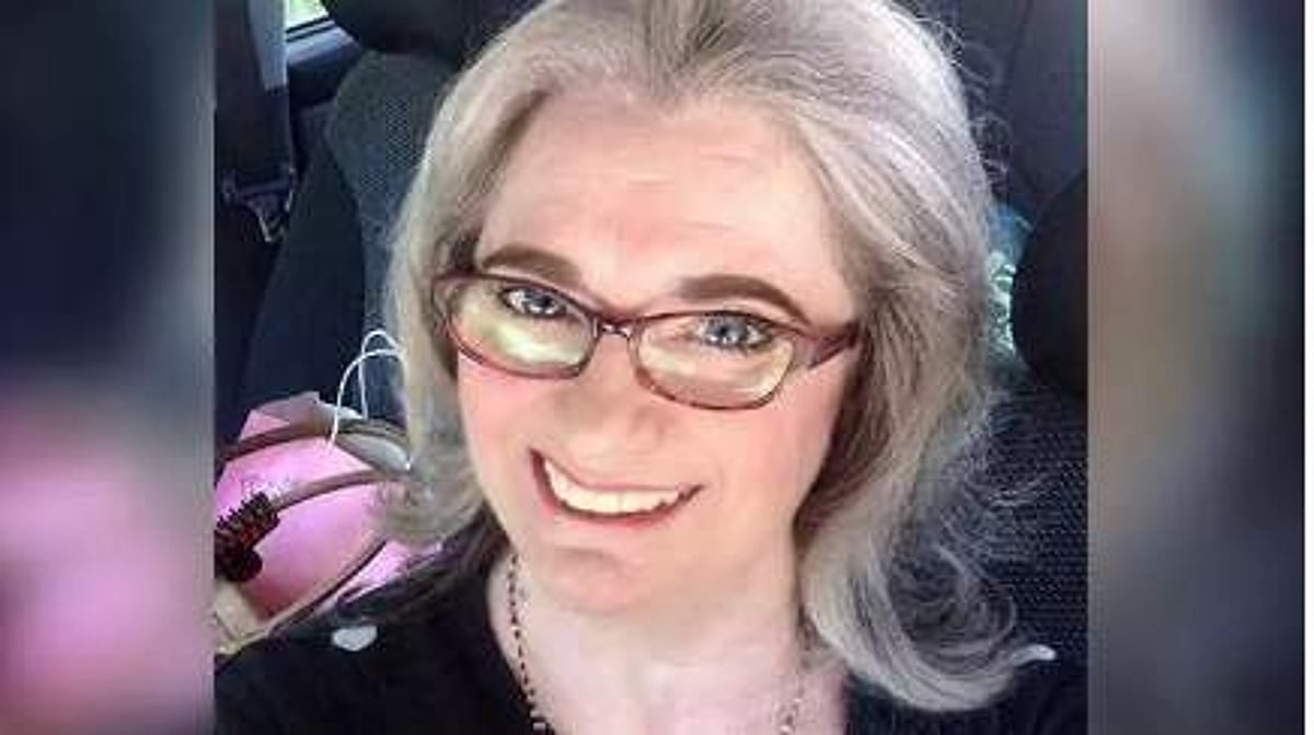 அடடா, கிராமர் செக் பண்றதே இல்லையா? அதிபர் ட்ரம்பை கலாய்த்த இங்கிலீஷ் டீச்சர்!