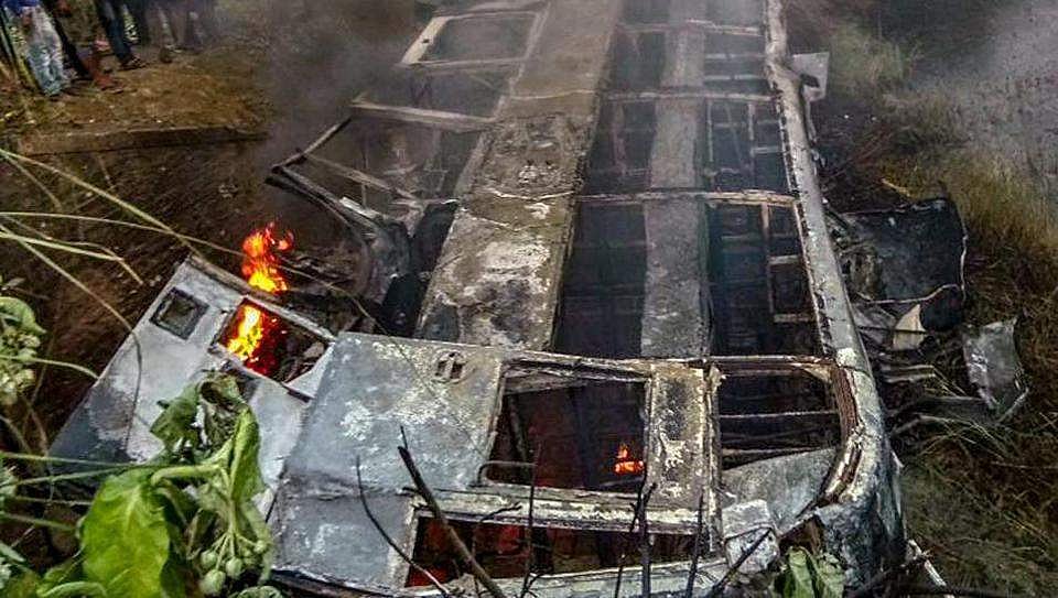 பிகாரில் பேருந்து கவிழ்ந்து தீ பிடித்து பெரும் விபத்து: 27 பேர் பலி 