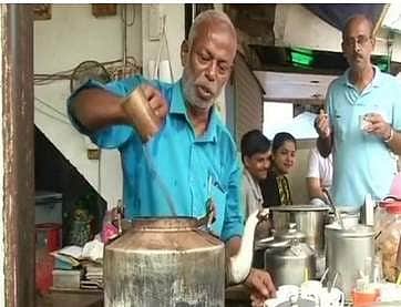 மோடியால் ஒரே நாளில் ஸ்டார் ஆன டீக்கடைக்காரர், இந்தியா ஒளிர்வது இப்படிப் பட்டவர்களால் தான்!