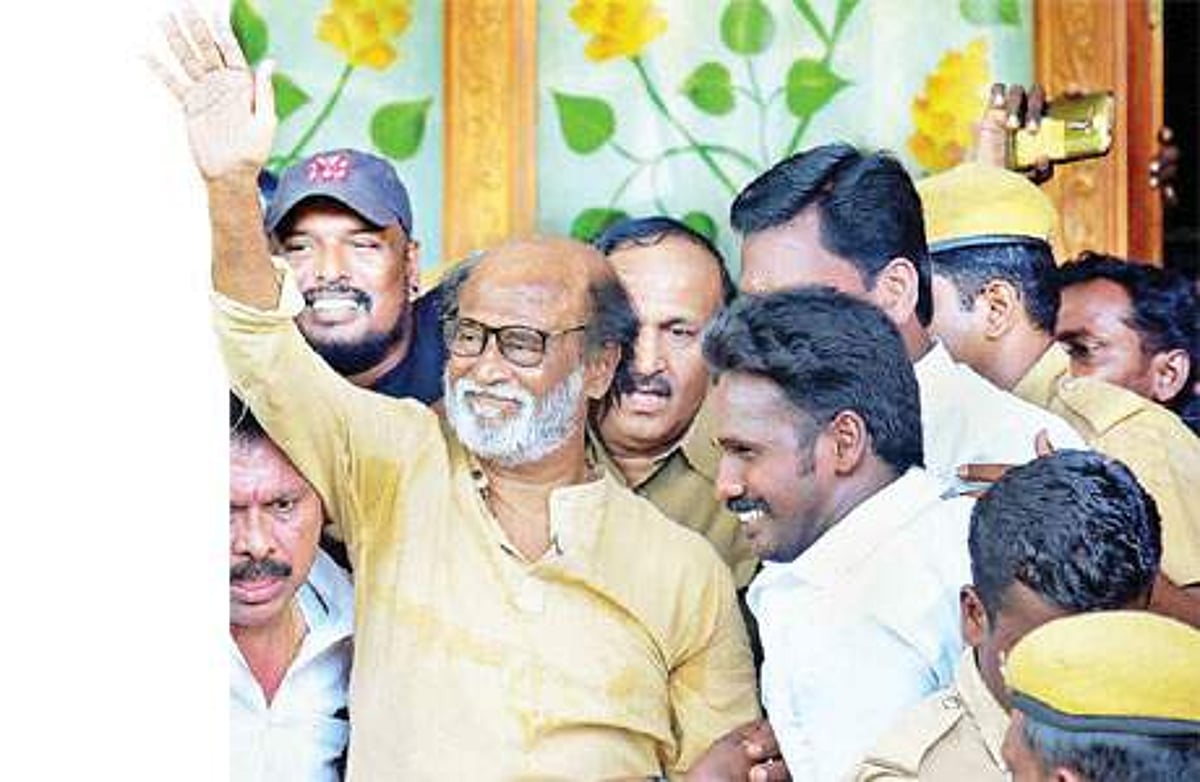 தமிழகத்தில் சமூக விரோதிகள்: அரசியல் தீயை பற்ற வைத்த பரட்டை!