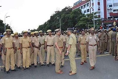 எம்.எல்.ஏக்கள், எம்.பிக்கள் என யாருக்கும் காவேரி மருத்துவமனைக்குள்  அனுமதி இலலை: காவல்துறை தகவல் 