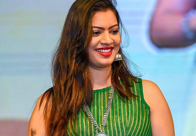 தெலுங்கு பிக் பாஸ் 2 ஆரம்பமானது: 16 போட்டியாளர்களின் பட்டியல்! (புகைப்படங்கள் & விடியோ)