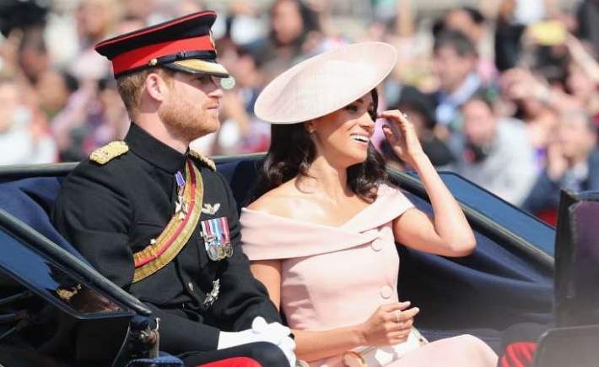 இங்கிலாந்து அரச குடும்பத்தின் ராயல் விதிகளை புறக்கணித்தார் மேஹன் மார்க்கல்!