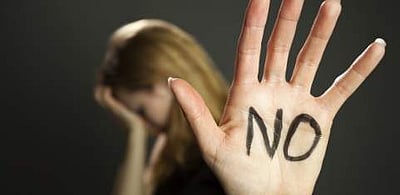 சிறுமிகளுக்கு பாலியல் தொந்தரவு: மருந்துக் கடை உரிமையாளா் கைது