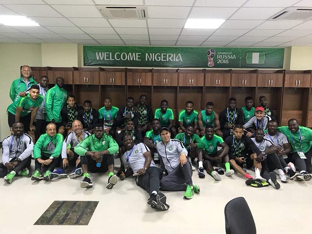 முன்னணி வீரர் மட்டும் ரஷியப் பெண்ணைக் காதலிக்கலாம்: நைஜீரிய கால்பந்து வீரர்களுக்குப் புதுக்கட்டுப்பாடு!