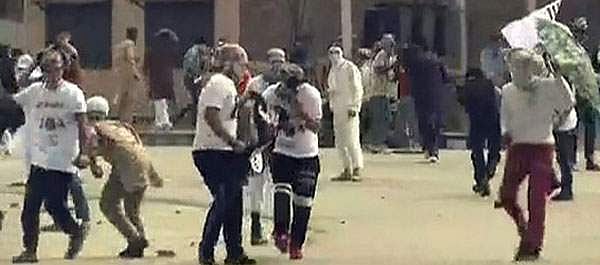 வாகா எல்லையில் பாகிஸ்தான்-இந்திய வீரர்கள் இடையேயான இனிப்பு பரிமாற்றம் ரத்து