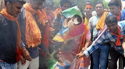 நடிகர் சல்மான் கானை பொதுவெளியில் அடிப்பவருக்கு ரூ.2 லட்சம் பரிசு: ரசிகர்களிடையே பதற்றம்!