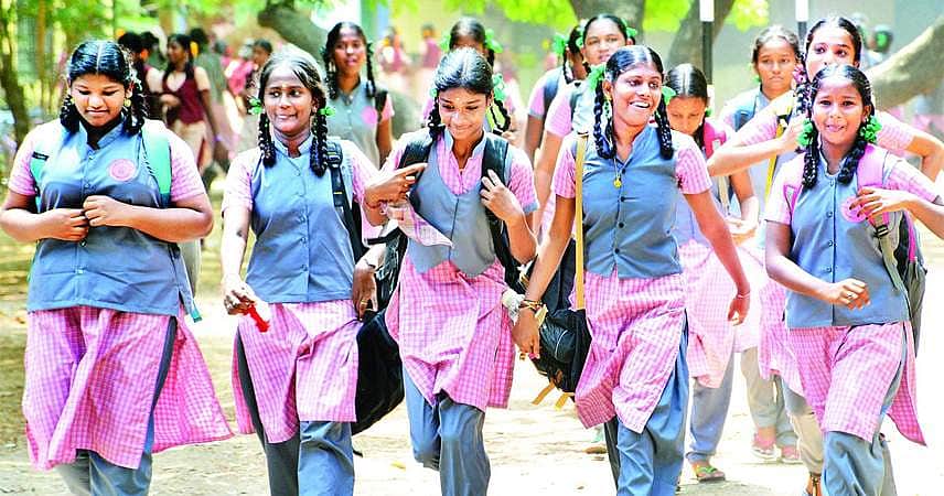 உயர்கல்விக்கு +2 மதிப்பெண்: மீண்டும் 11ம் வகுப்புப் பாடத்துக்கு பாராமுகம் காட்டுமா தனியார் பள்ளிகள்?