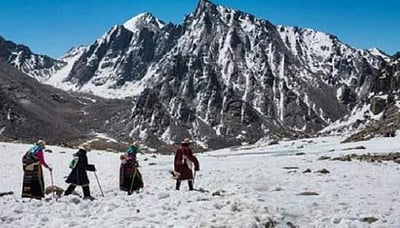 கைலாஷ் மானசரோவர் முதல் பிரிவு யாத்ரீகர்கள் குழு நாது லா பகுதியை கடந்ததாகத் தகவல்