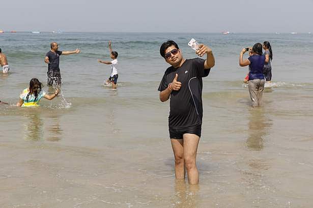 கோவா கடற்கரையில் 24 இடங்களில் ‘நோ செல்ஃபீ’ ஜோன்கள்!