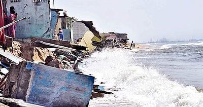 பட்டினப்பாக்கத்தில் கடல் அரிப்பு