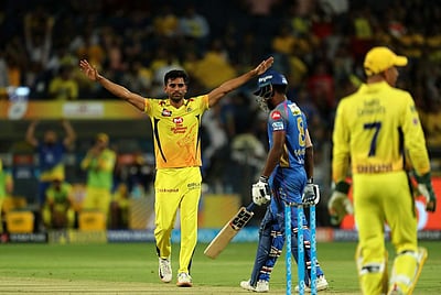 இங்கிலாந்தில் கலக்கும் சிஎஸ்கே வீரர் தீபக் சஹார்! 5 விக்கெட்டுகள் எடுத்து அசத்தல்!